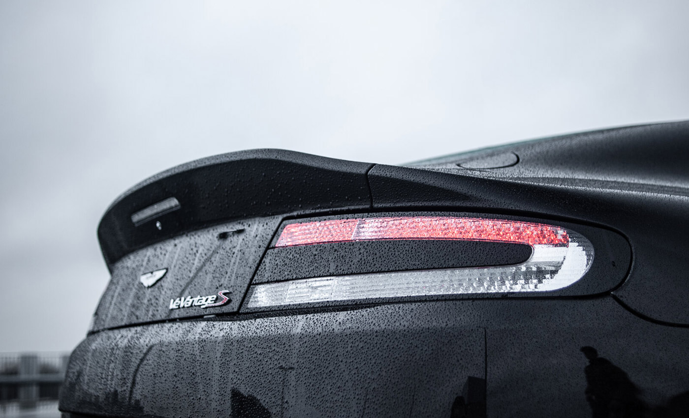 Aston Martin V12 5.9 Vantage S - 2014